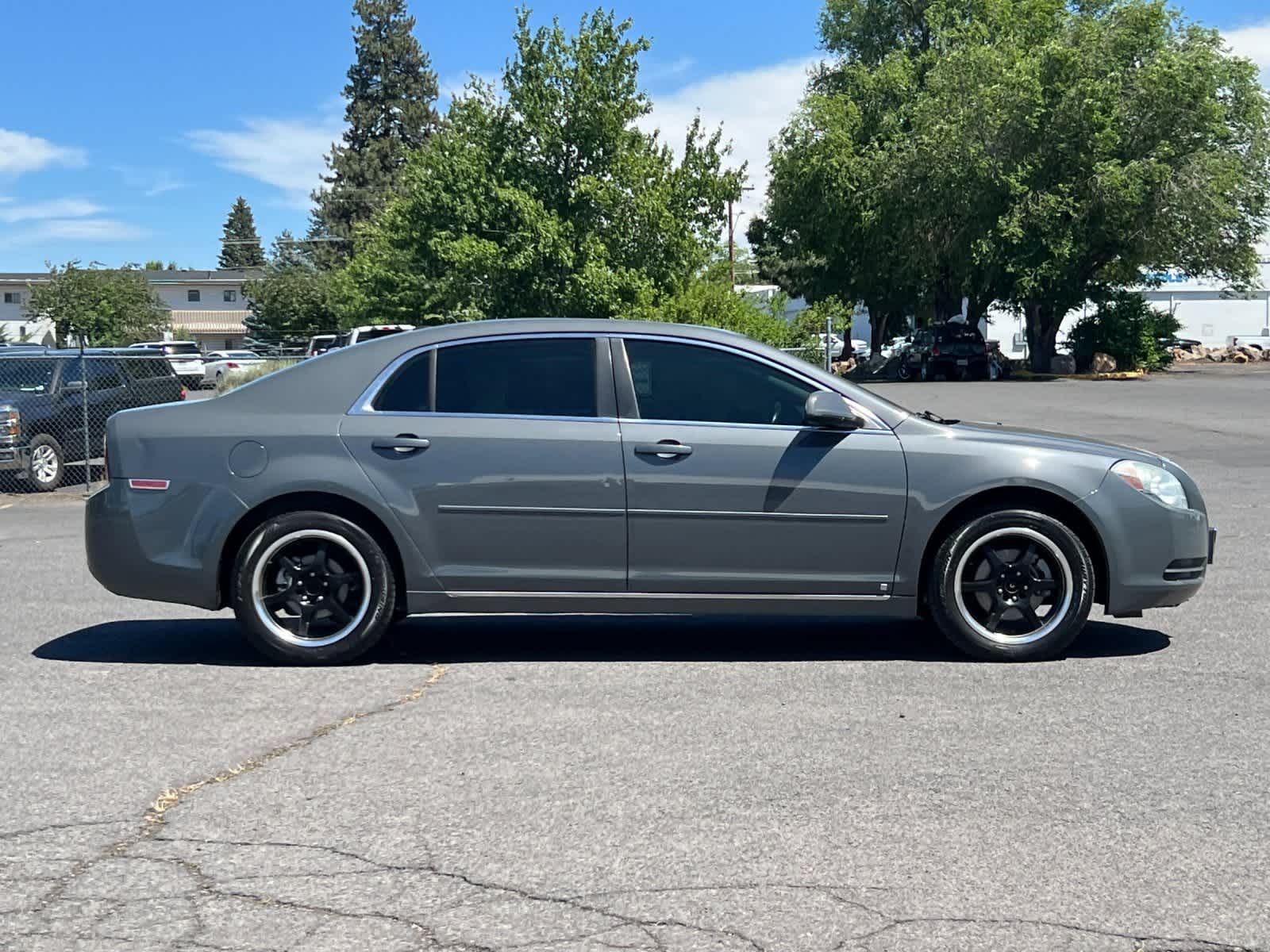 Thumbnail: 2009 Chevrolet Malibu - 8