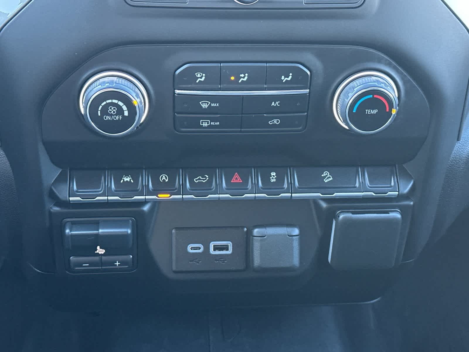 Thumbnail: 2024 Chevrolet Silverado 1500 - 19