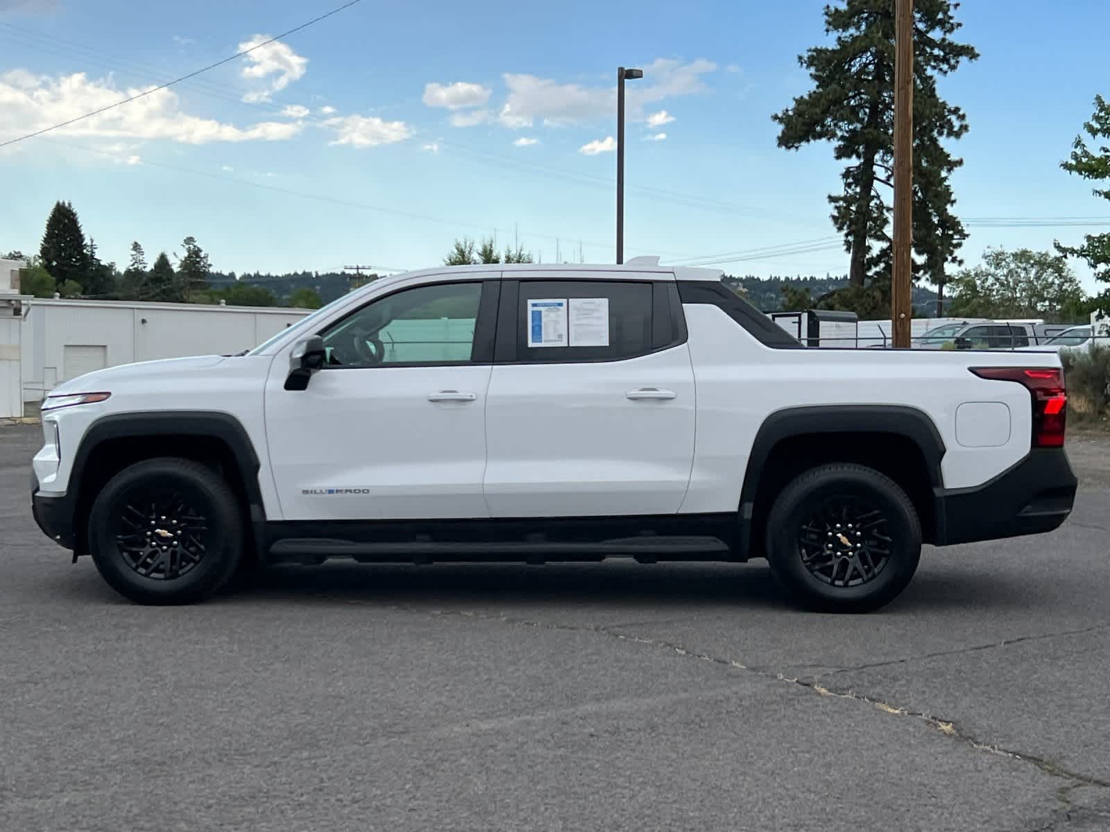 Thumbnail: 2024 Chevrolet Silverado EV - 5