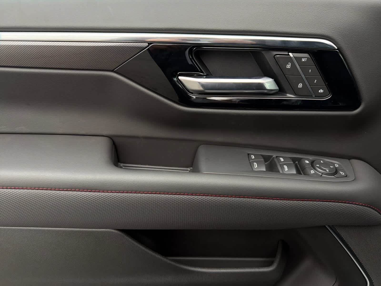 Thumbnail: 2026 Chevrolet Tahoe - 12