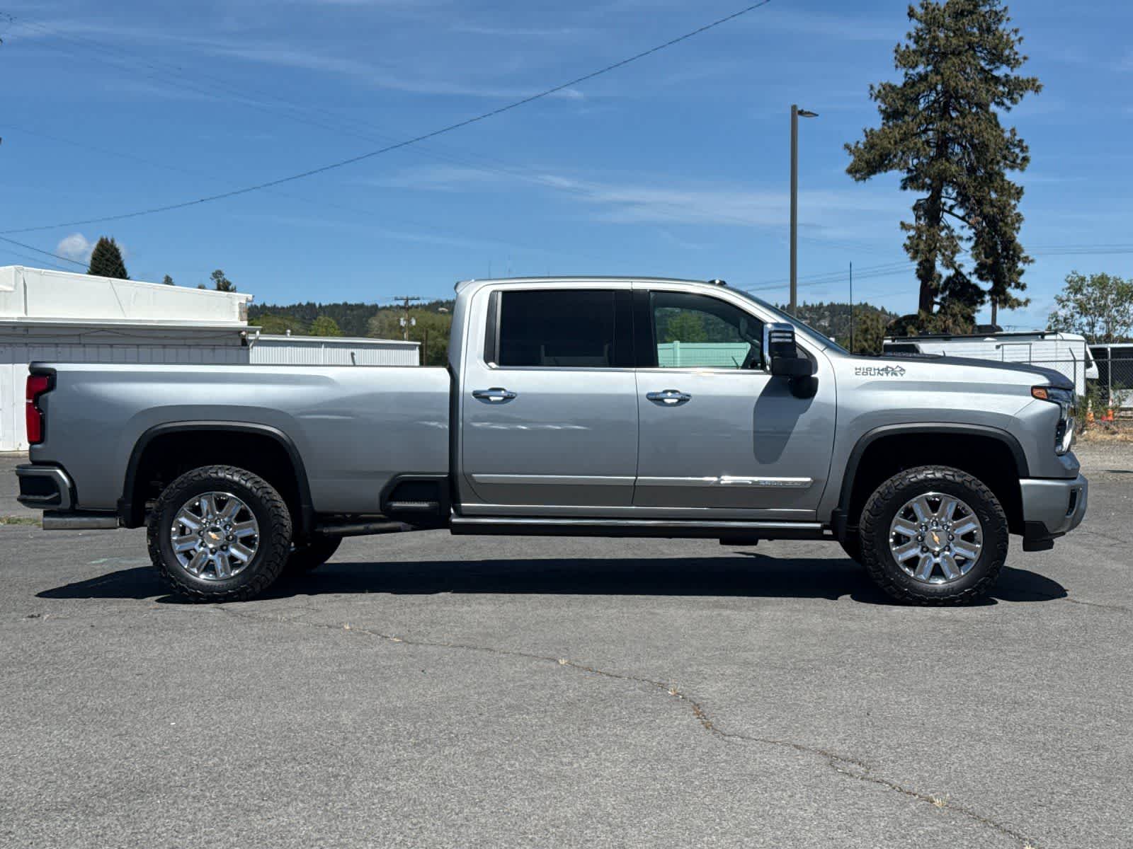 Thumbnail: 2026 Chevrolet Silverado 3500 - 8