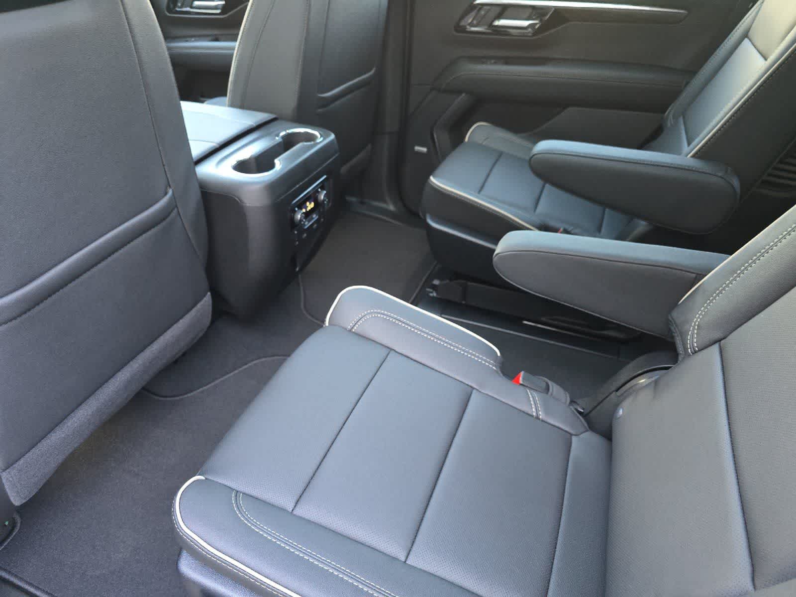 Thumbnail: 2026 Chevrolet Tahoe - 4