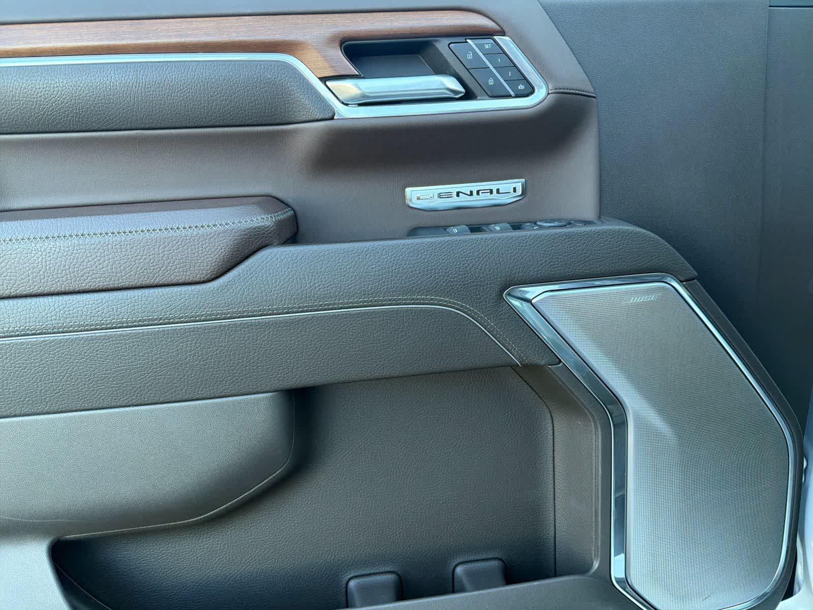 Thumbnail: 2023 GMC Sierra 1500 - 12