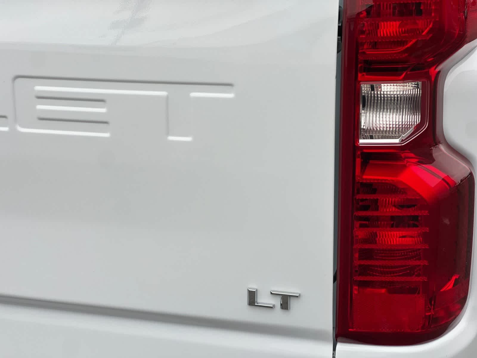 Thumbnail: 2026 Chevrolet Silverado 3500 - 25