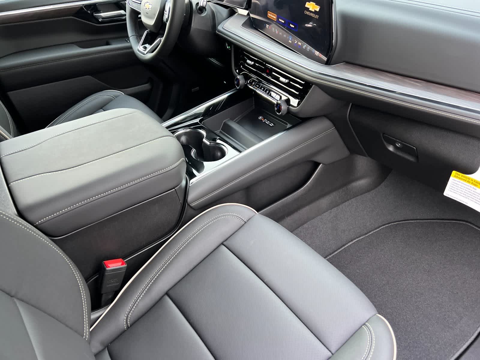 Thumbnail: 2026 Chevrolet Suburban - 15