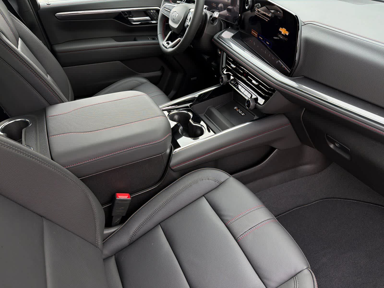 Thumbnail: 2026 Chevrolet Suburban - 17