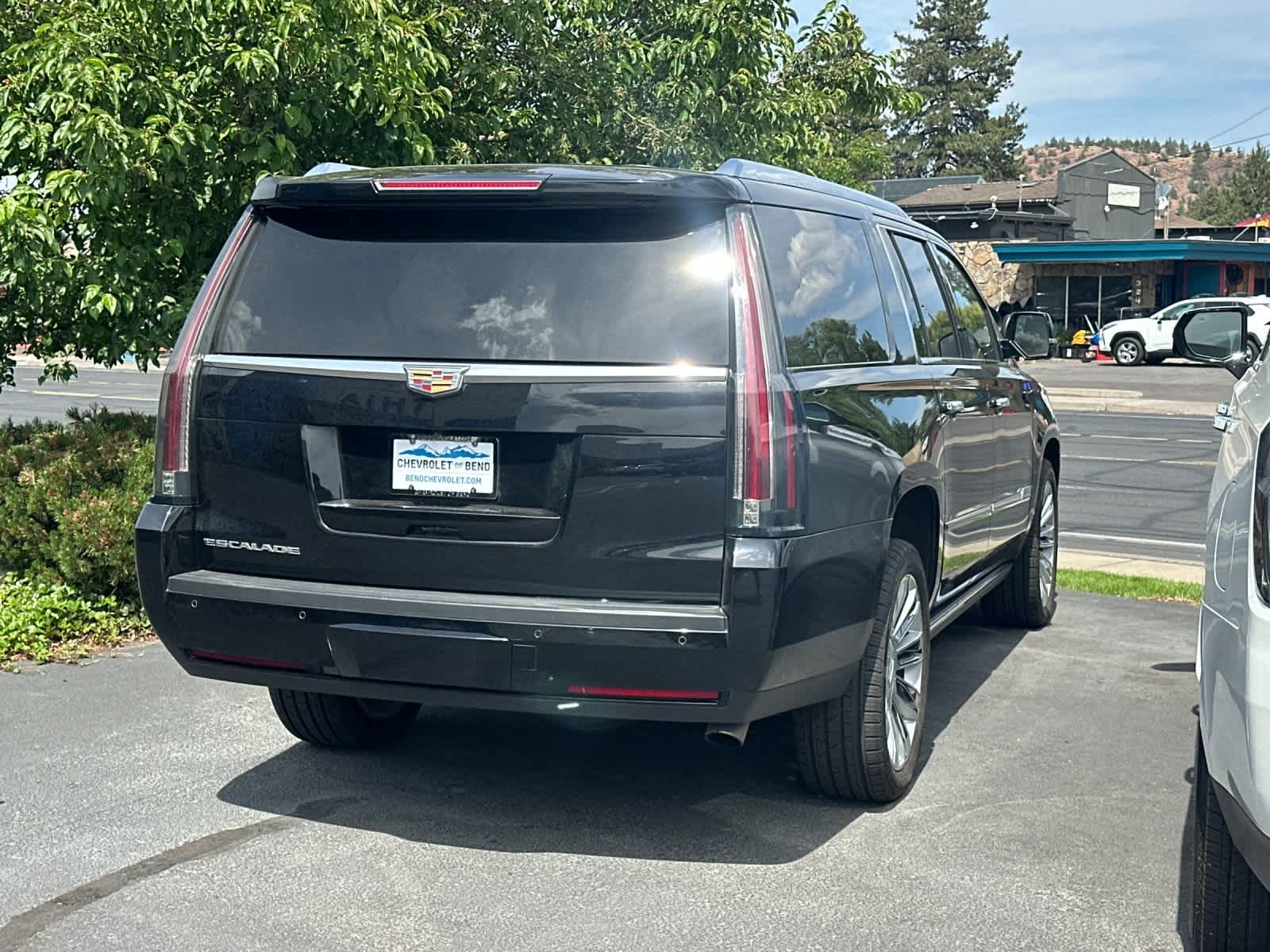 Thumbnail: 2016 Cadillac Escalade - 2