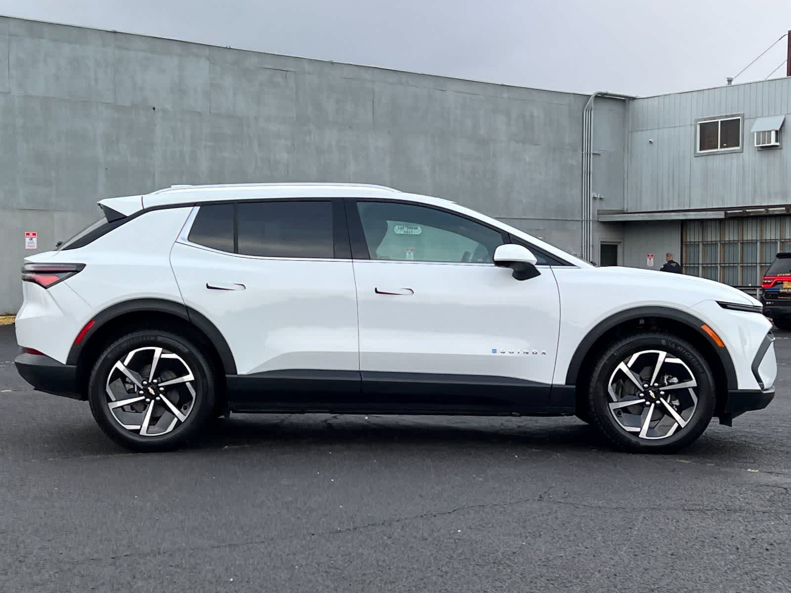 Thumbnail: 2026 Chevrolet Equinox - 8