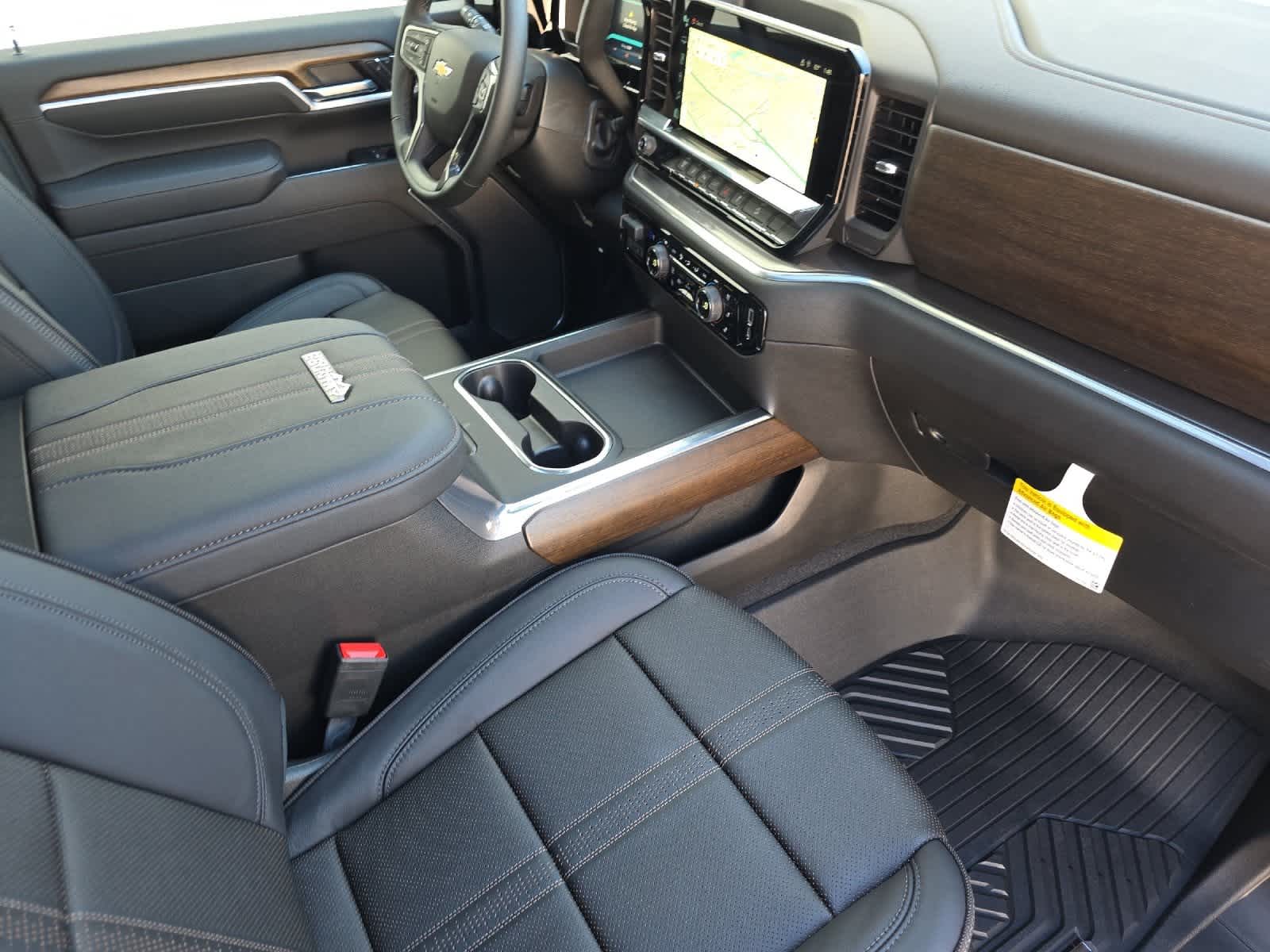 Thumbnail: 2026 Chevrolet Silverado 3500 - 15