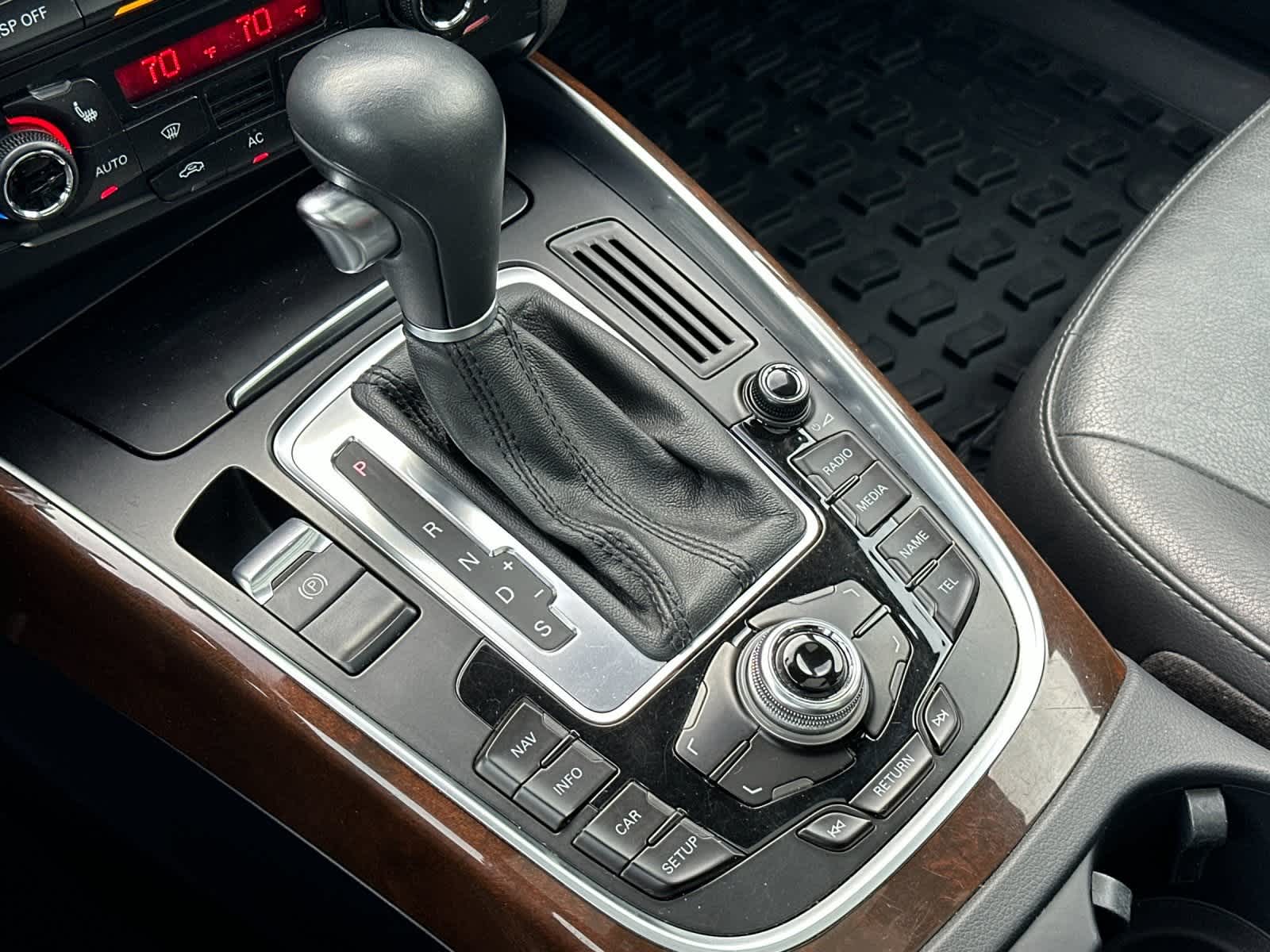 Thumbnail: 2010 Audi Q5 - 22