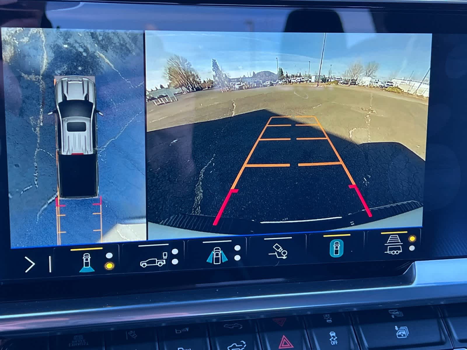 Thumbnail: 2026 Chevrolet Silverado 3500 - 19