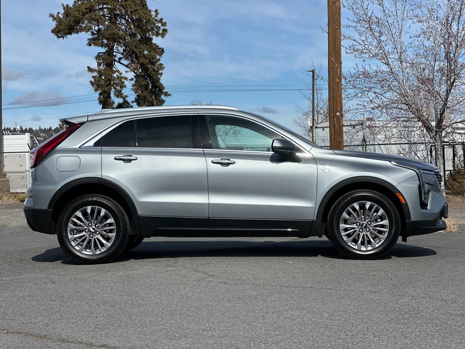 Thumbnail: 2025 Cadillac XT4 - 8