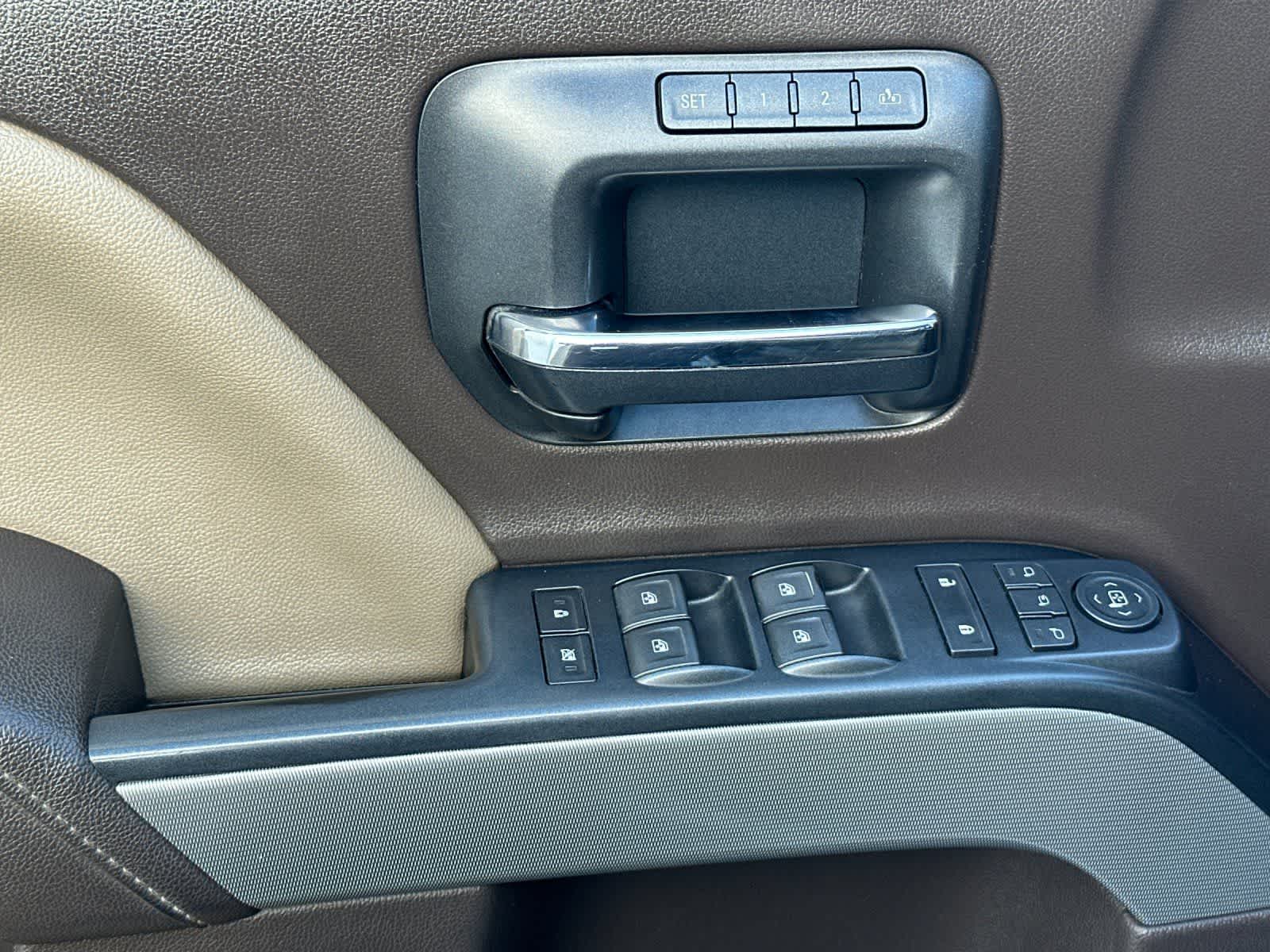 Thumbnail: 2018 Chevrolet Silverado 3500 - 13