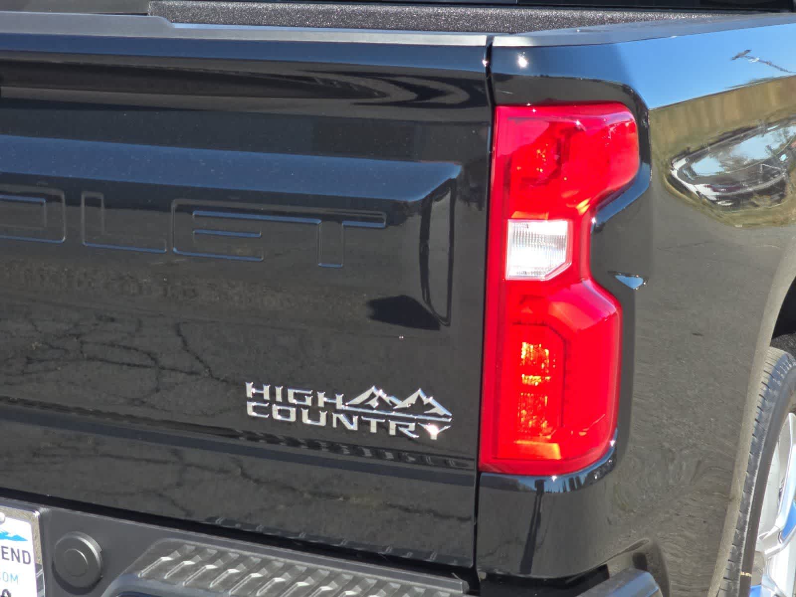 Thumbnail: 2026 Chevrolet Silverado 1500 - 26