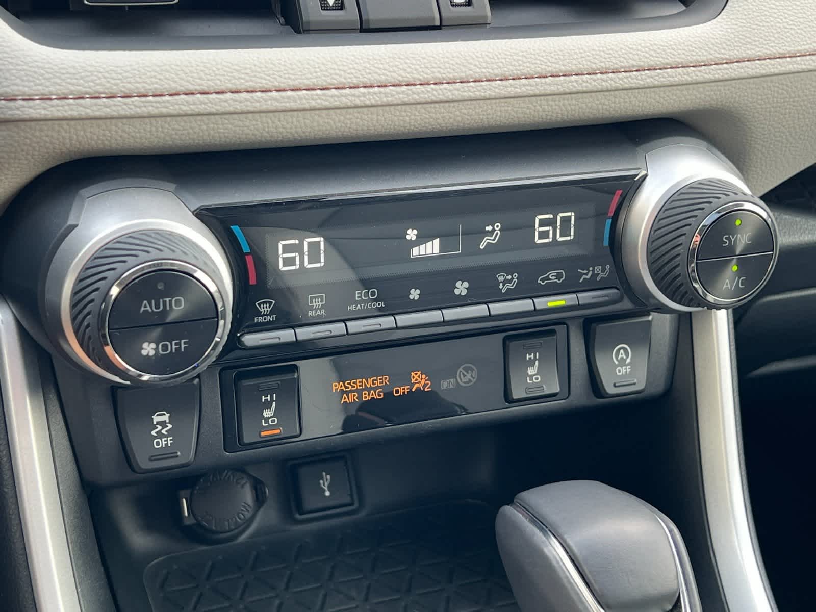 Thumbnail: 2020 Toyota RAV4 - 20