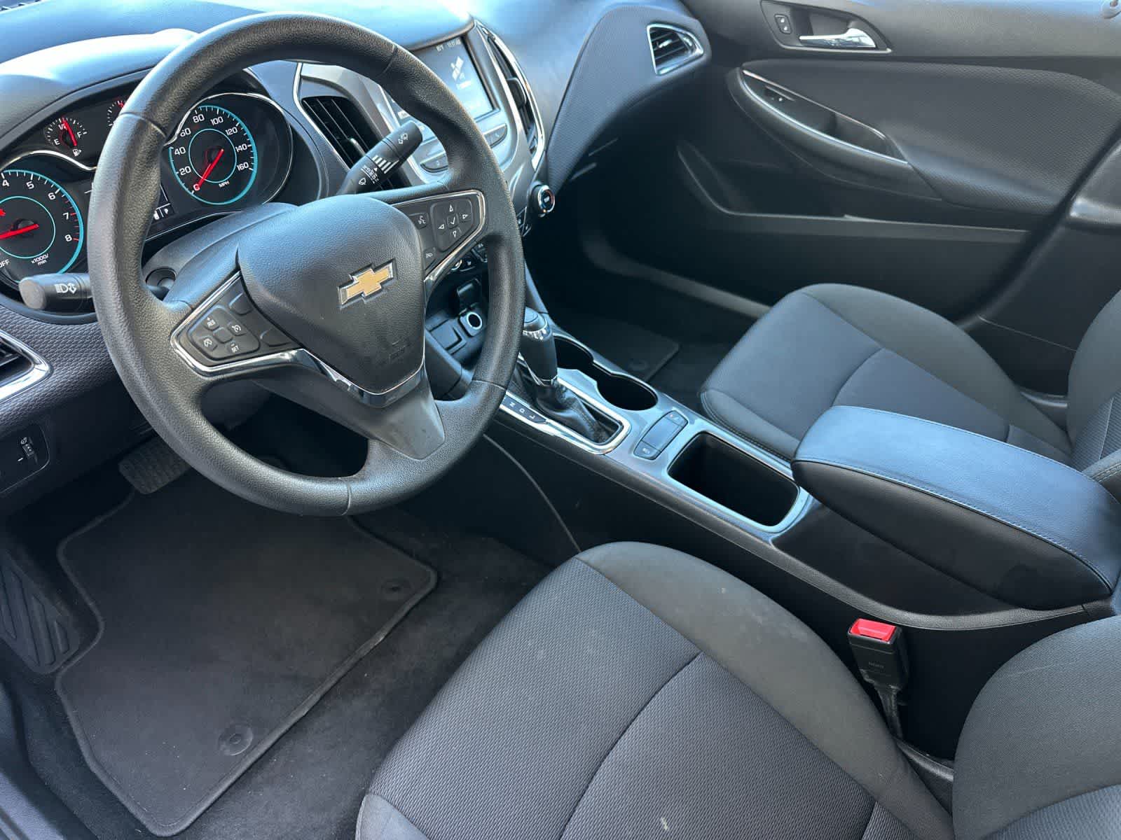 Thumbnail: 2017 Chevrolet Cruze - 11