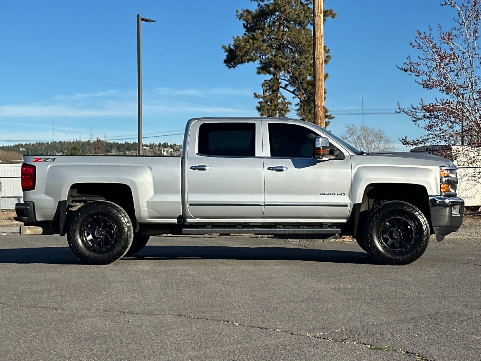 Thumbnail: 2018 Chevrolet Silverado 3500 - 8