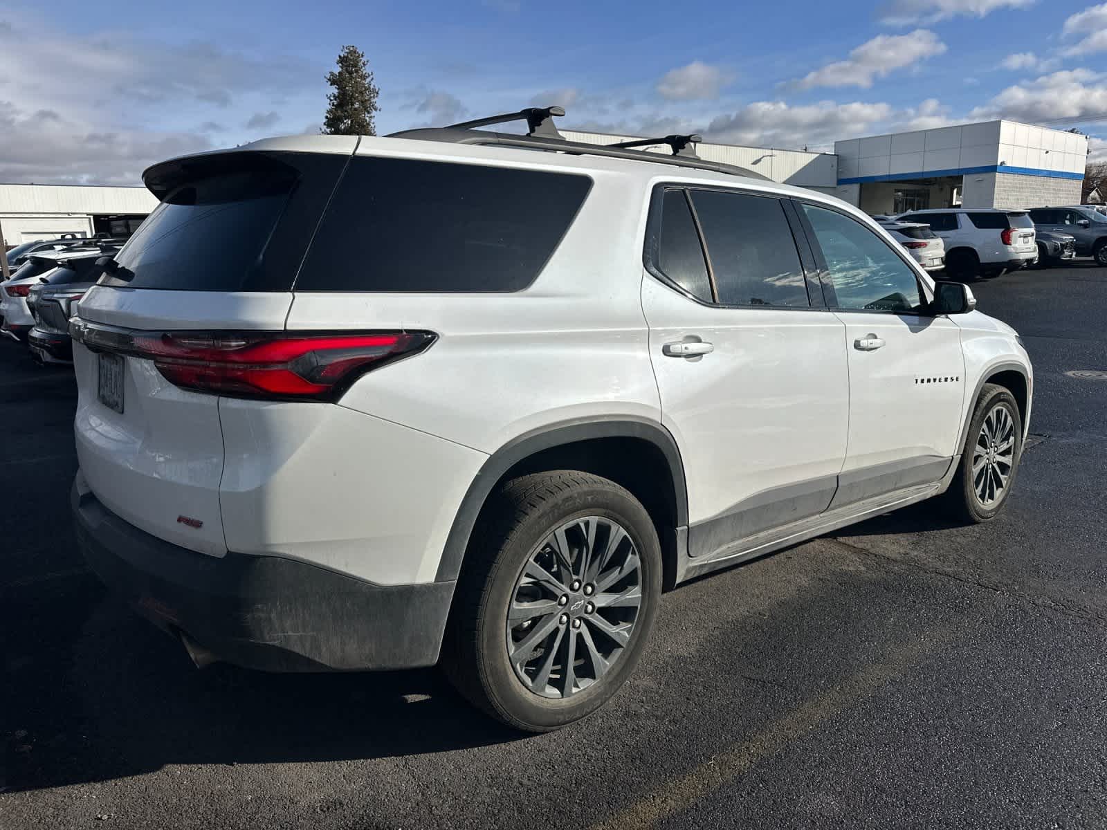 Thumbnail: 2023 Chevrolet Traverse - 2