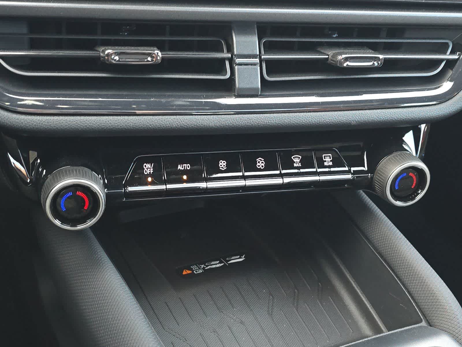 Thumbnail: 2026 Chevrolet Equinox - 21