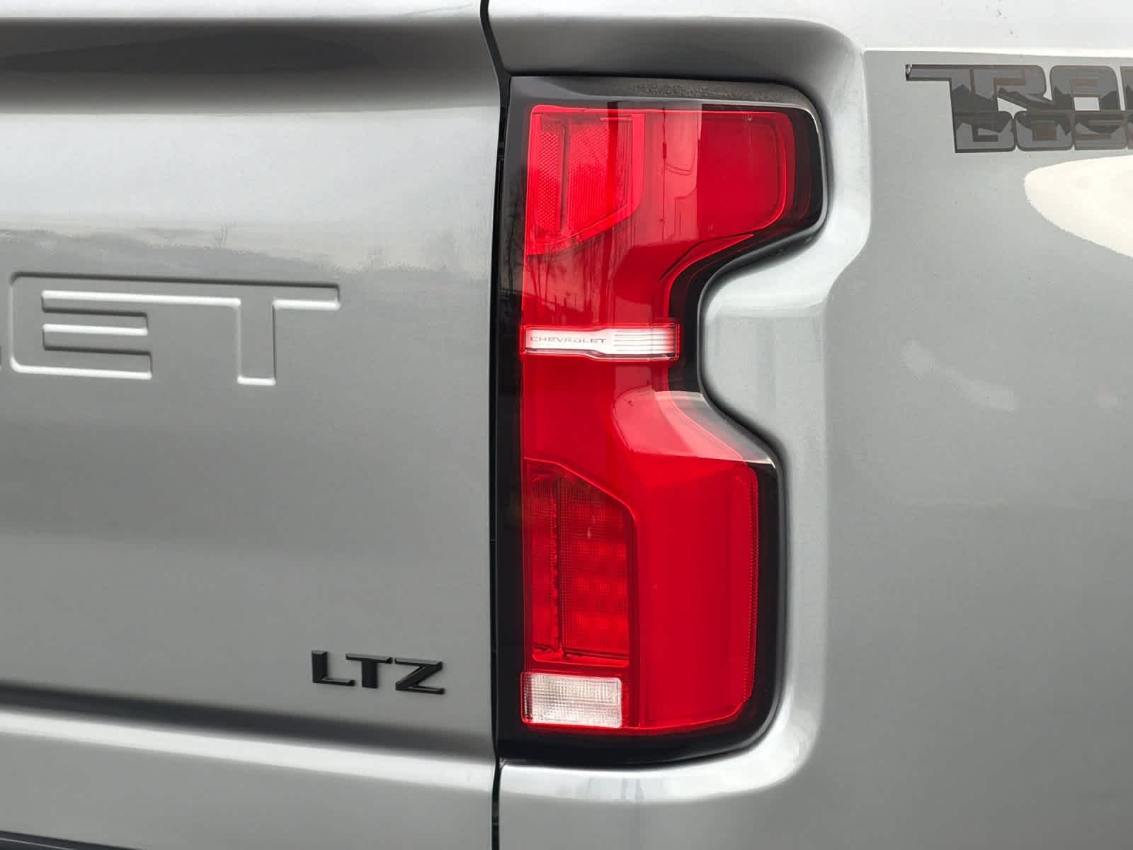 Thumbnail: 2026 Chevrolet Silverado 3500 - 27