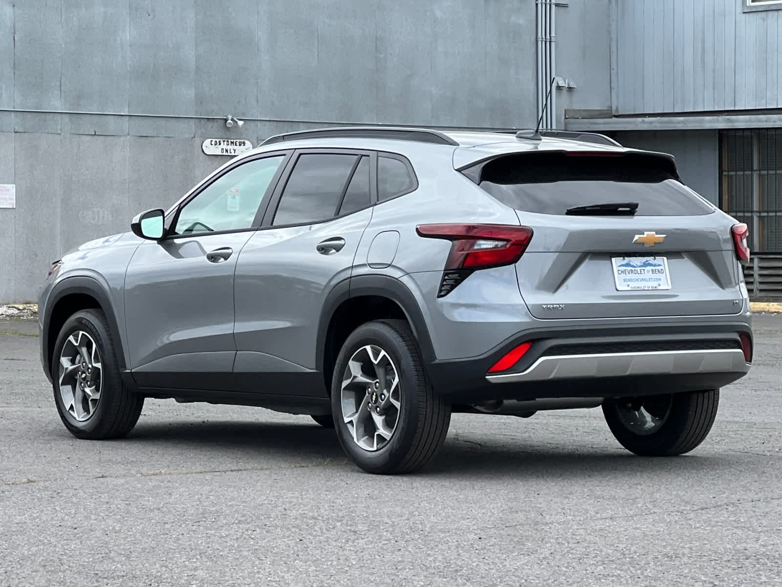 Thumbnail: 2025 Chevrolet Trax - 6