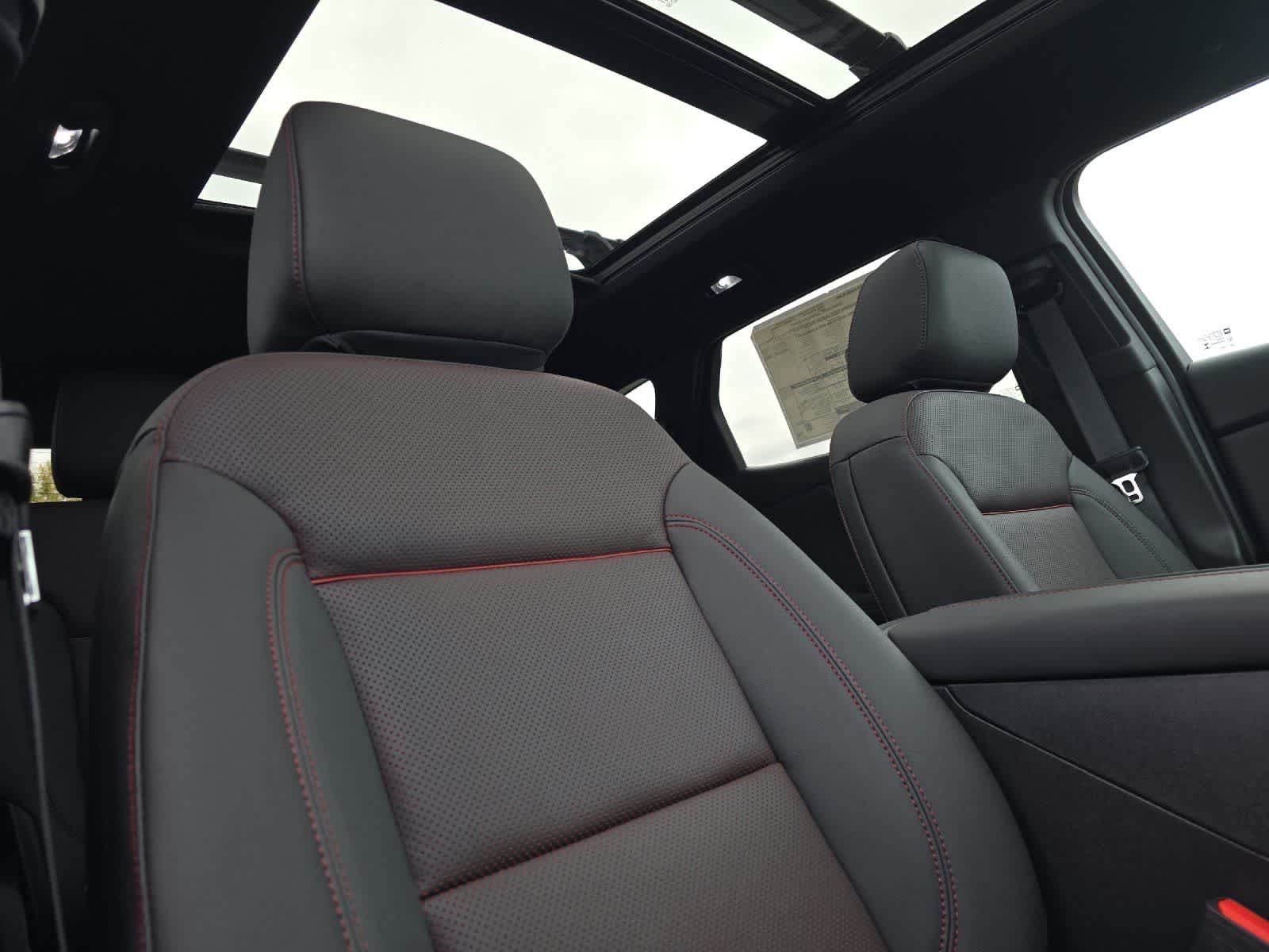 Thumbnail: 2025 Chevrolet Blazer - 17