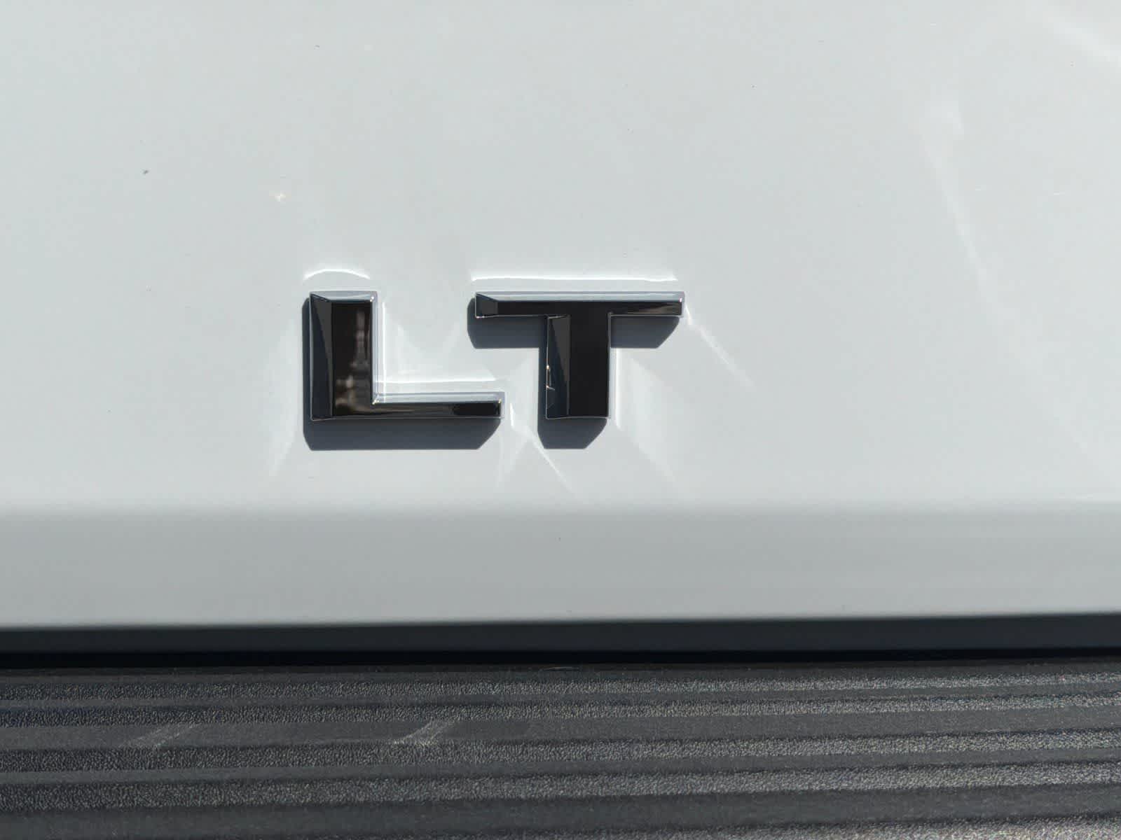 Thumbnail: 2026 Chevrolet Tahoe - 29