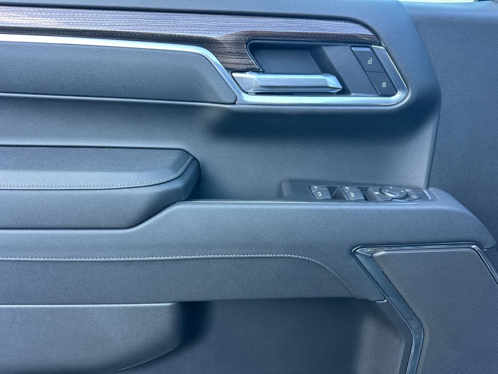 Thumbnail: 2026 Chevrolet Silverado 1500 - 12