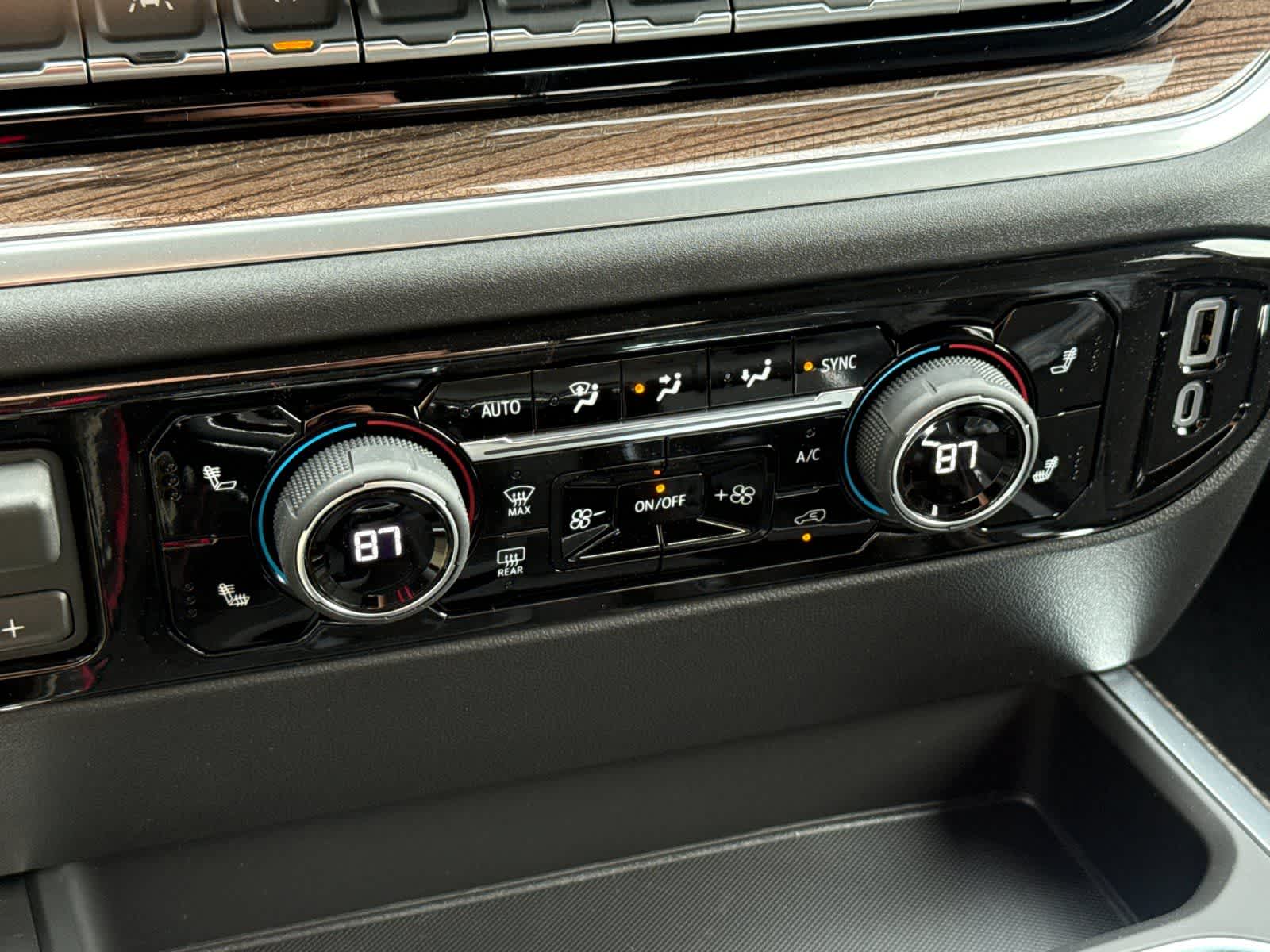 Thumbnail: 2026 Chevrolet Silverado 1500 - 20