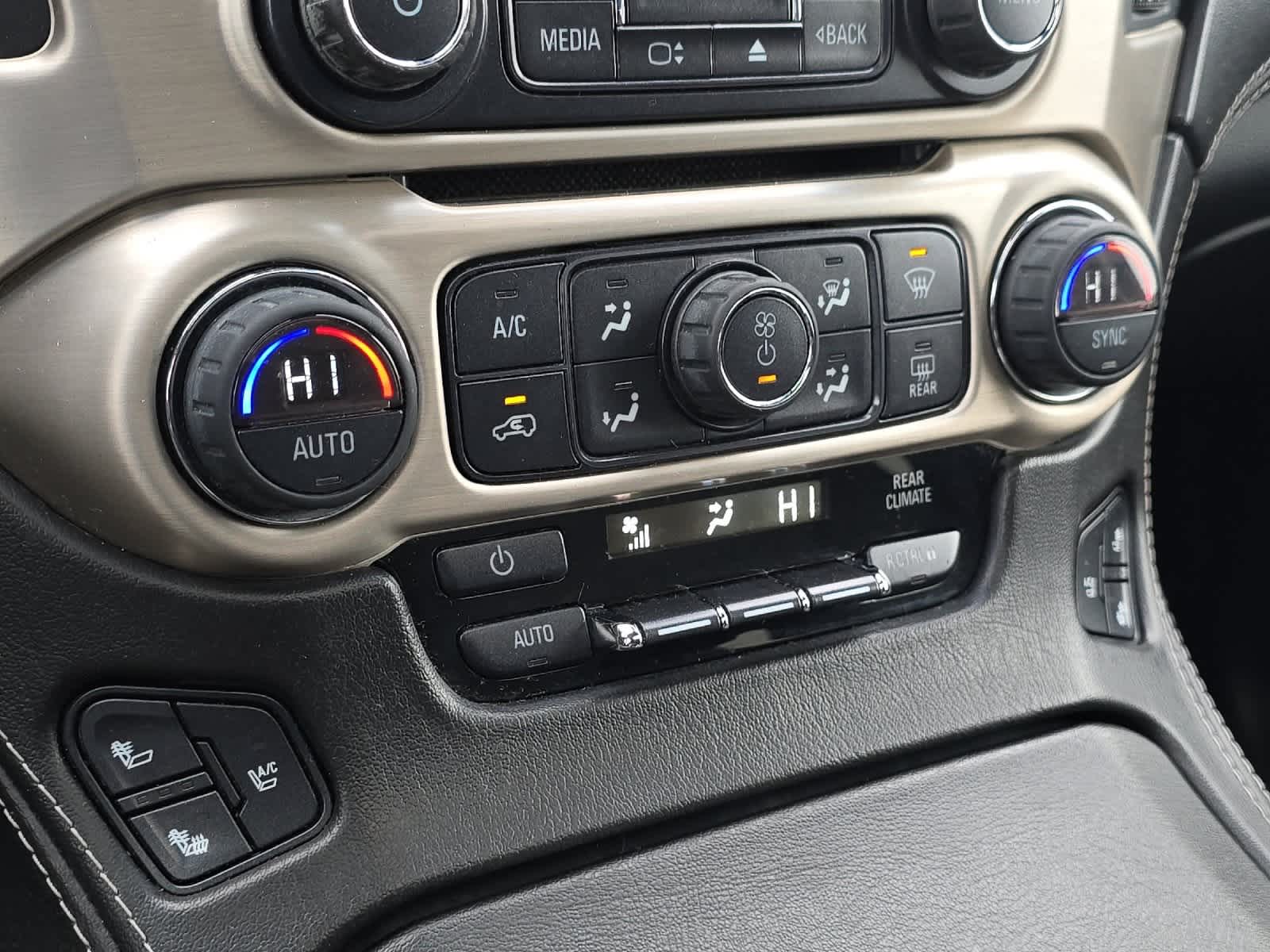 Thumbnail: 2016 GMC Yukon - 23