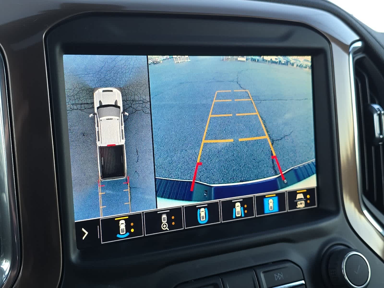 Thumbnail: 2021 Chevrolet Silverado 3500 - 18