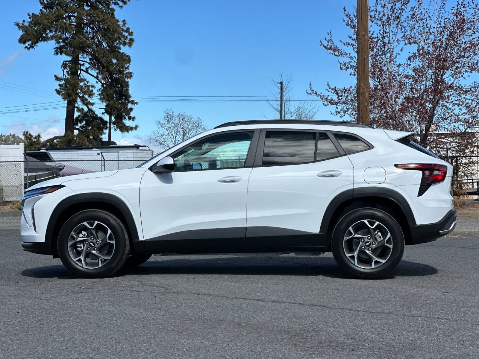 Thumbnail: 2026 Chevrolet Trax - 5