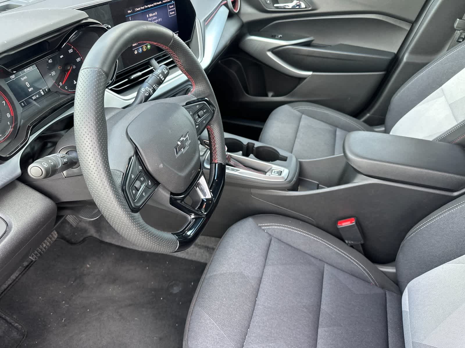 2025 Chevrolet Trax RS 11