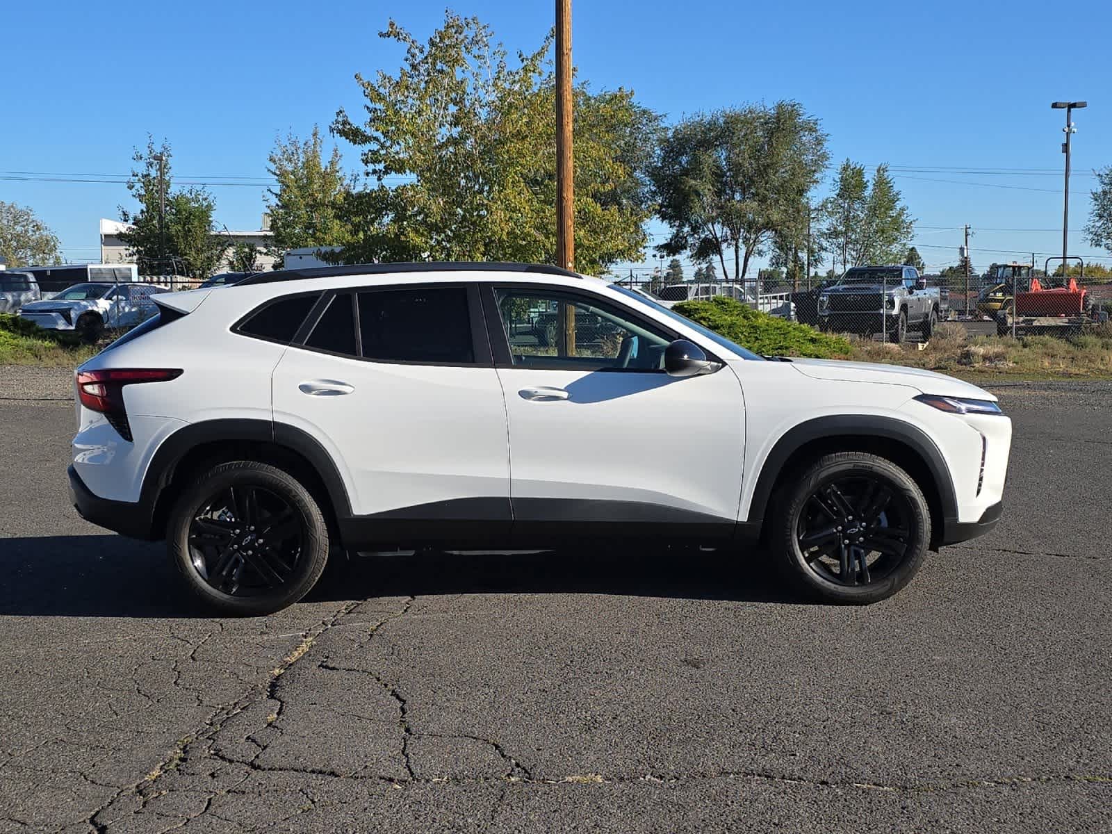 Thumbnail: 2025 Chevrolet Trax - 8