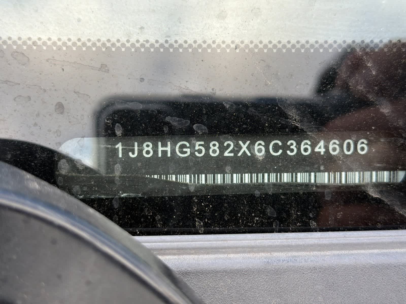 Thumbnail: 2006 Jeep Commander - 12