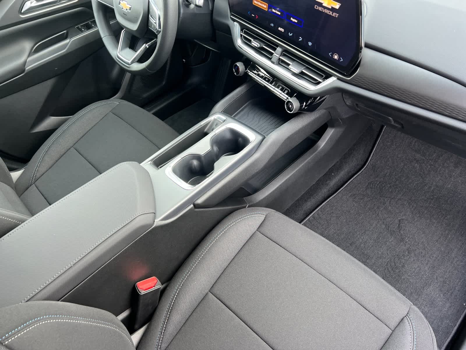 Thumbnail: 2026 Chevrolet Equinox - 16