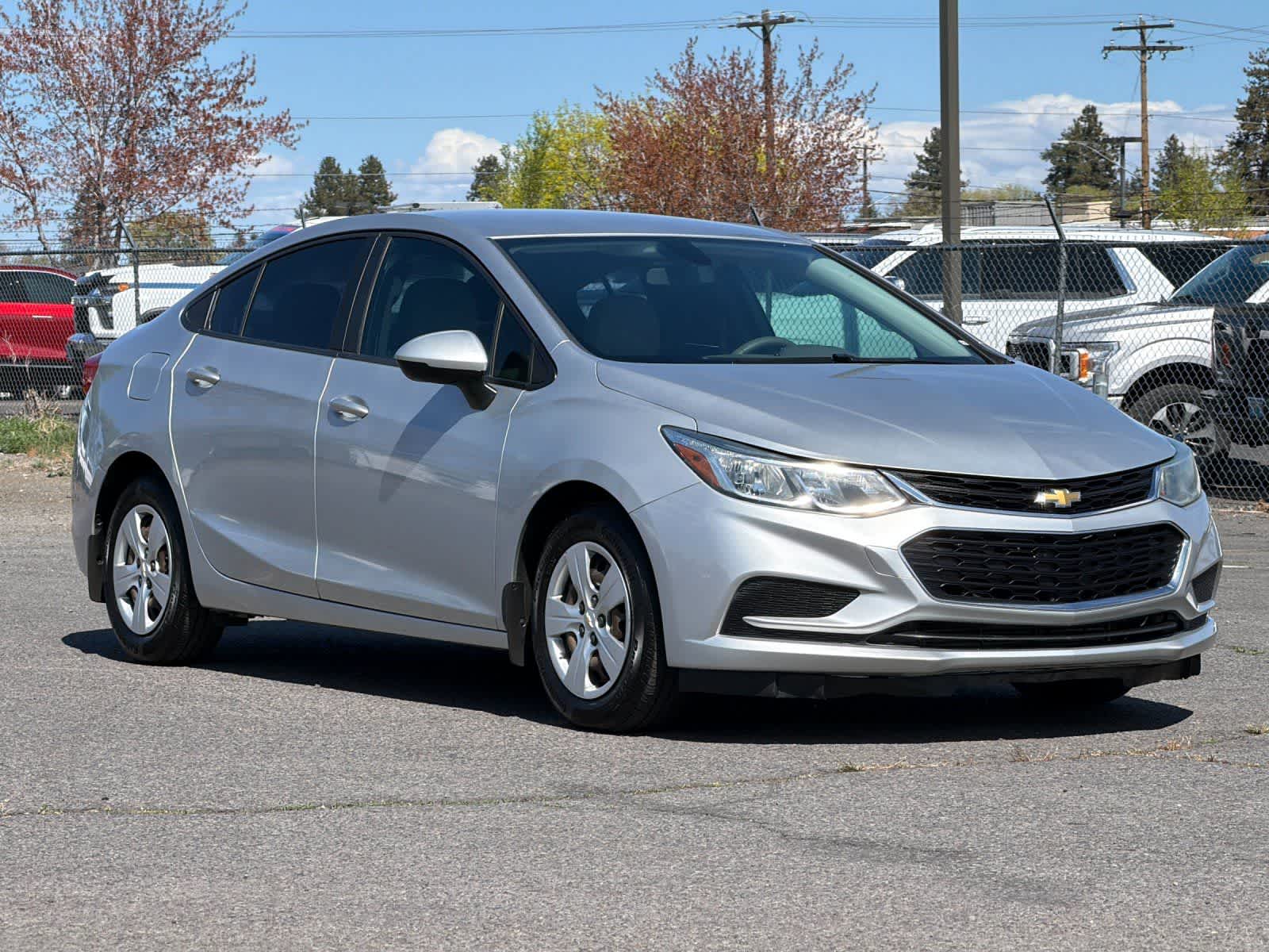Thumbnail: 2018 Chevrolet Cruze - 9