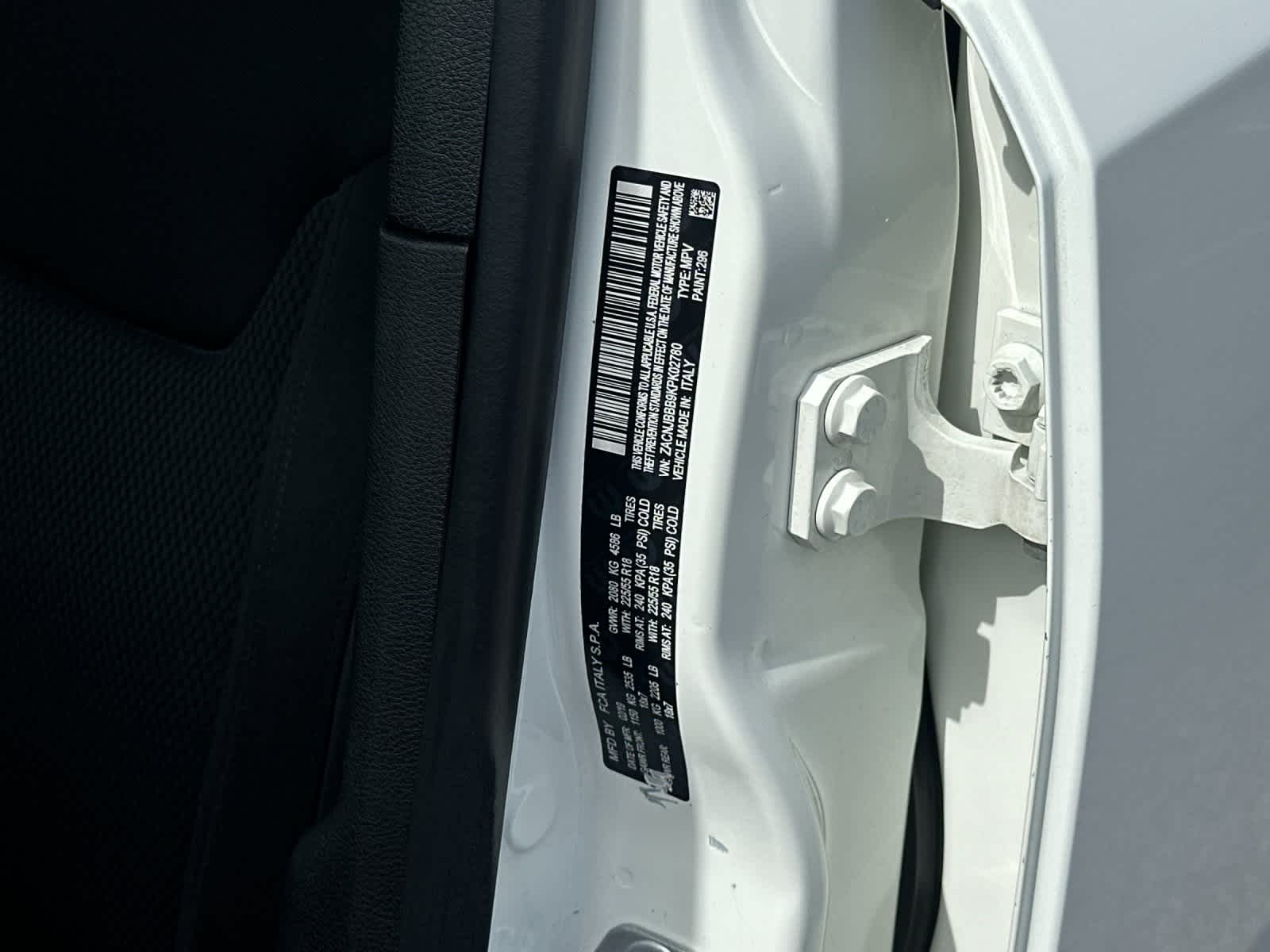 Thumbnail: 2019 Jeep Renegade - 29