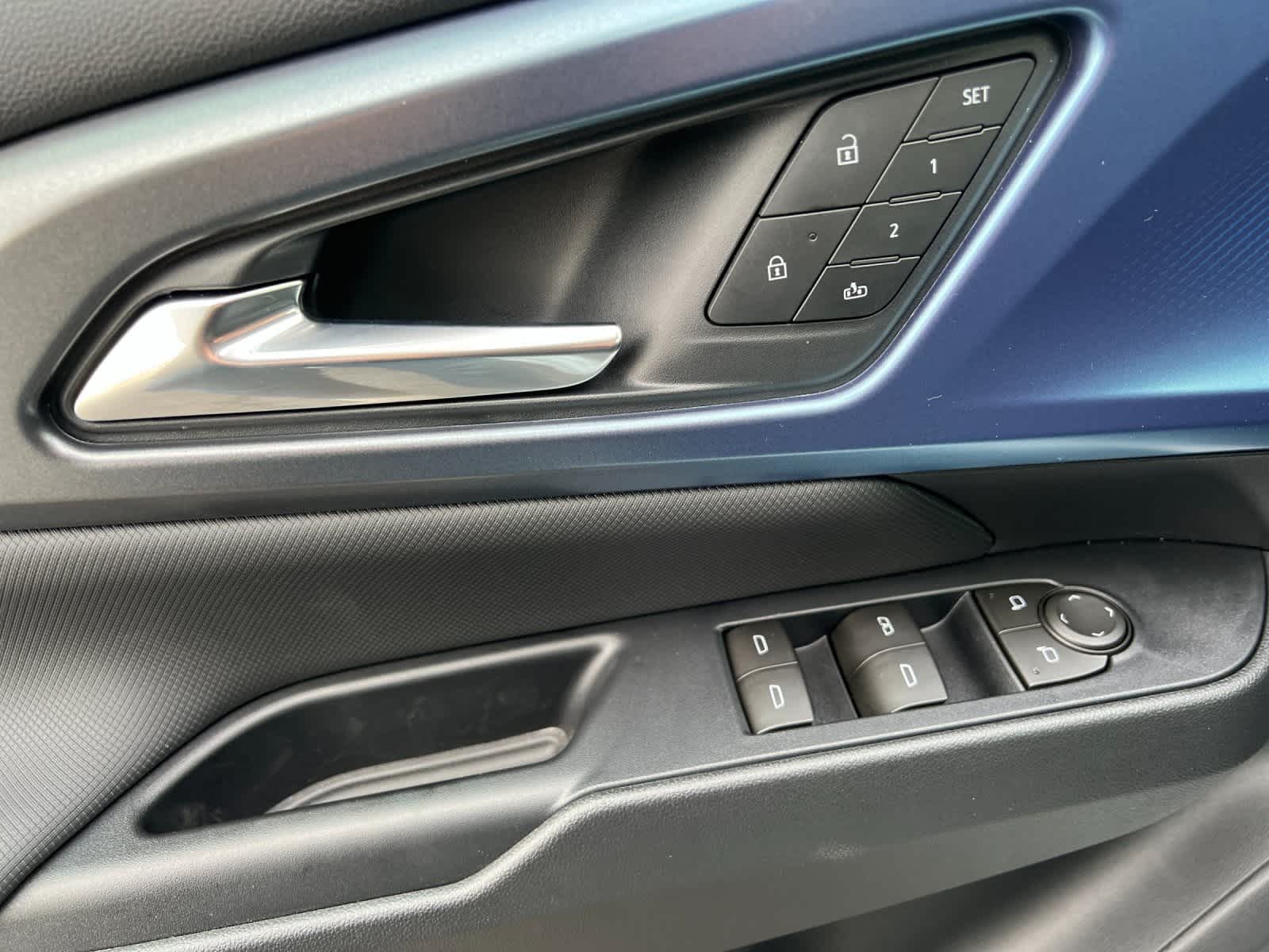 Thumbnail: 2026 Chevrolet Equinox - 12