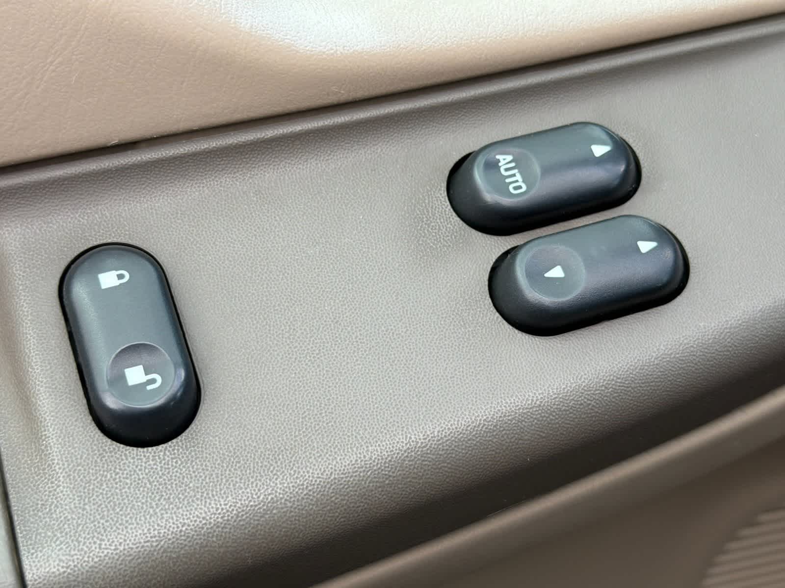 Thumbnail: 2004 Ford F-350 - 13