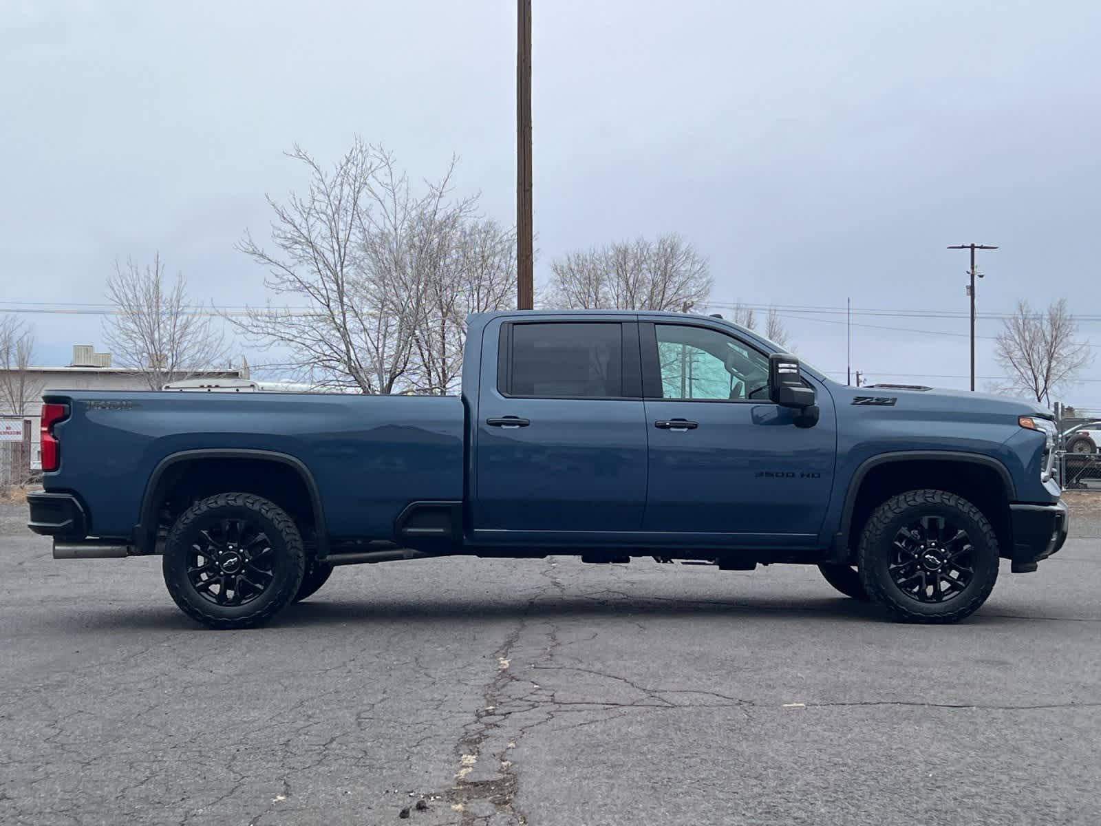 Thumbnail: 2026 Chevrolet Silverado 3500 - 8