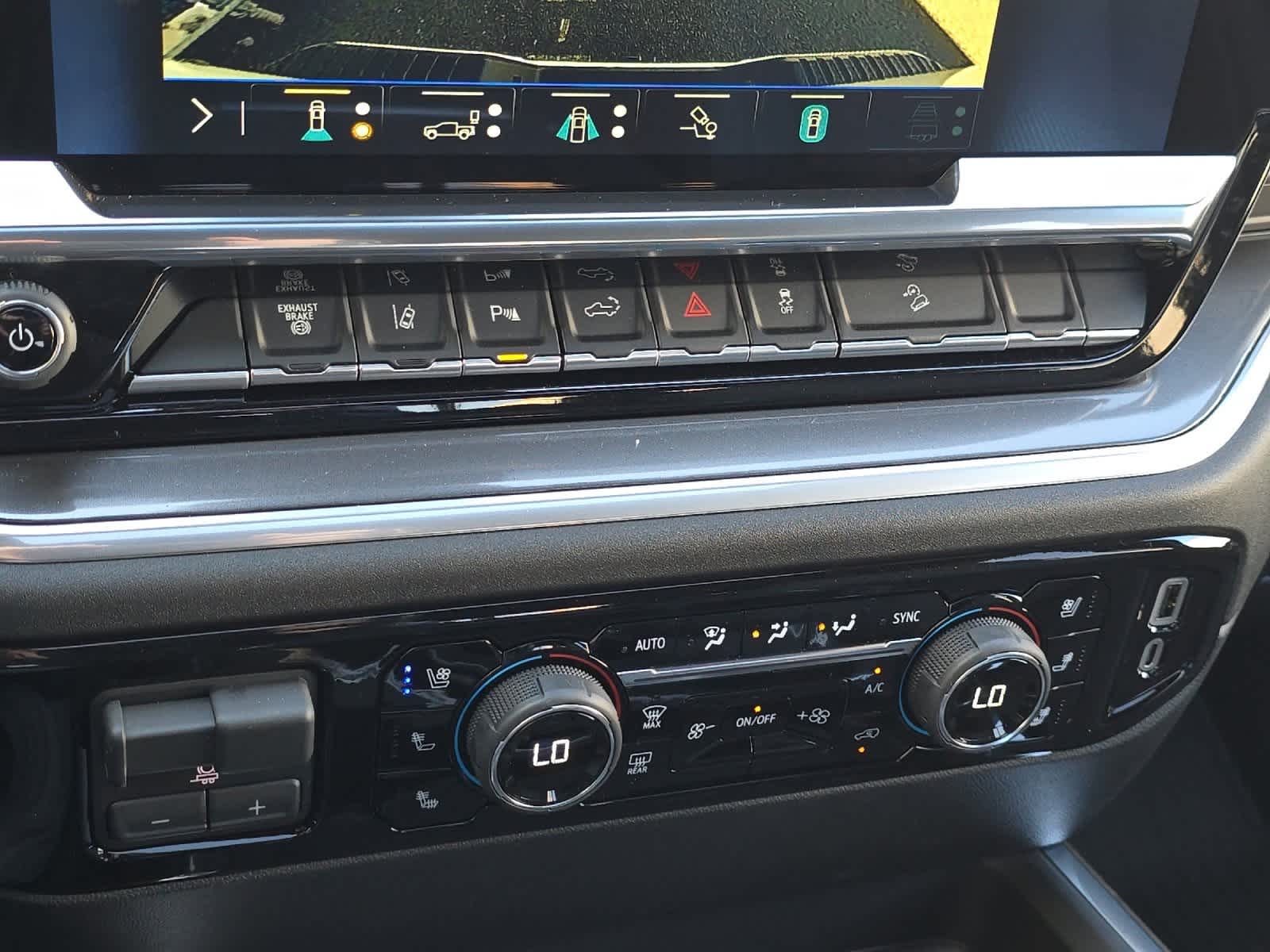 Thumbnail: 2026 Chevrolet Silverado 3500 - 20