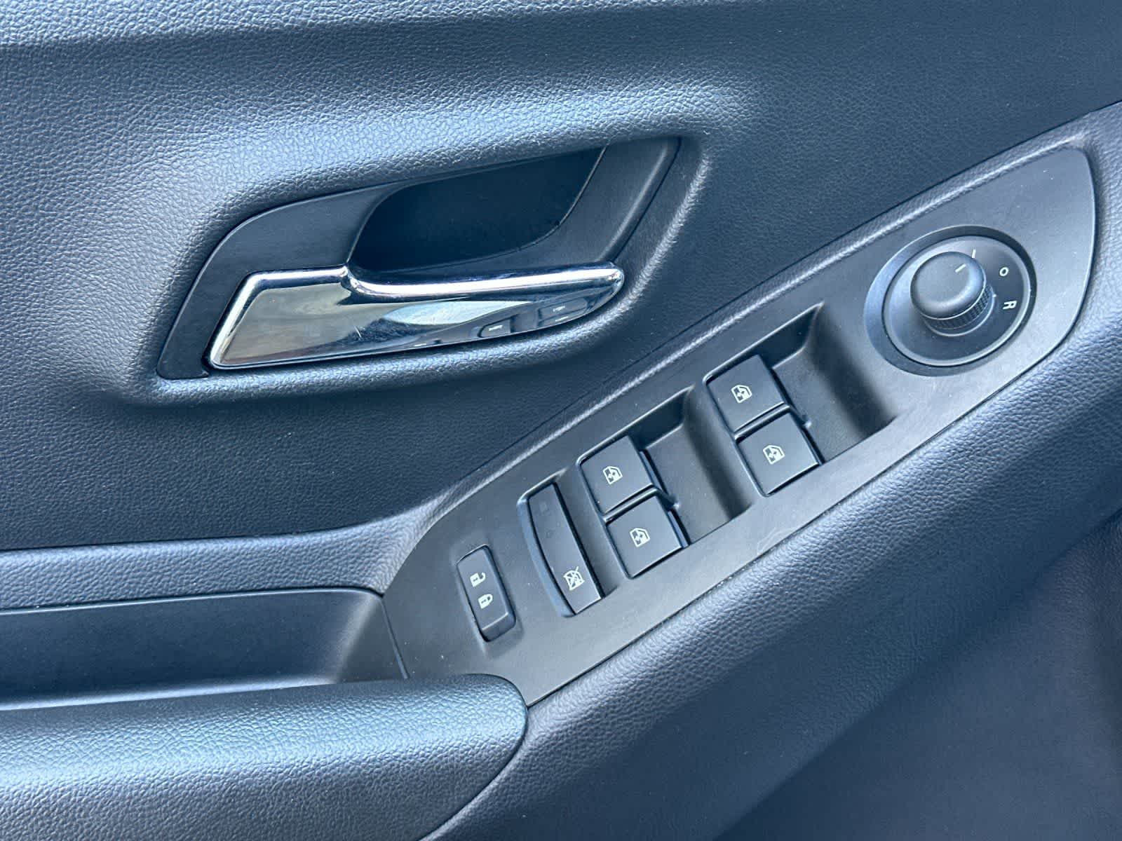 Thumbnail: 2018 Chevrolet Trax - 13