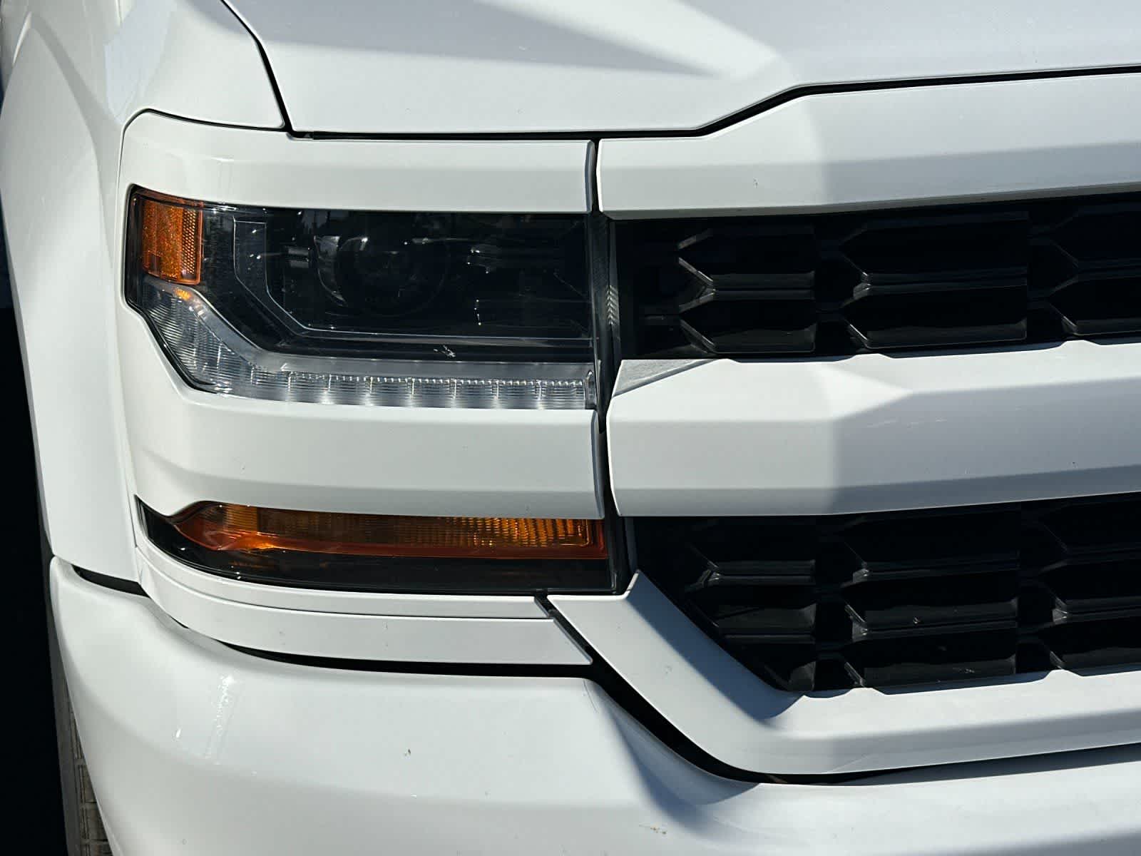 Thumbnail: 2018 Chevrolet Silverado 1500 - 8