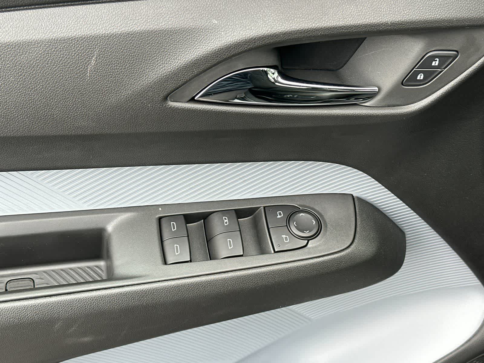 Thumbnail: 2027 Chevrolet Bolt EV - 13