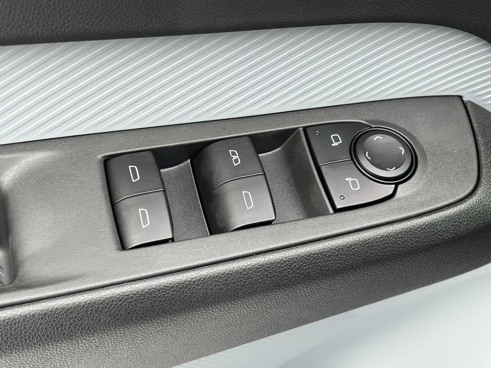 Thumbnail: 2027 Chevrolet Bolt EV - 13