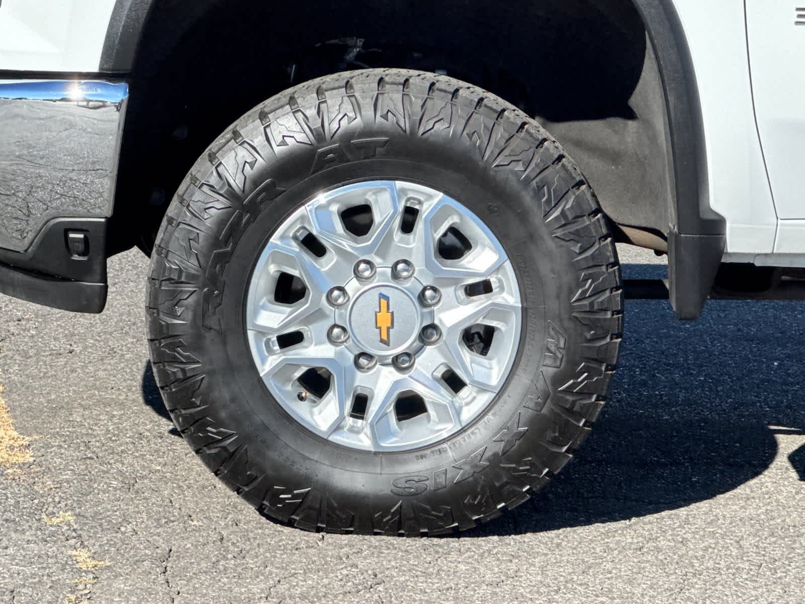 Thumbnail: 2024 Chevrolet Silverado 3500 - 24