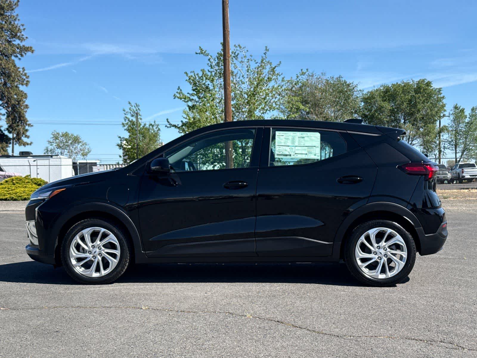 Thumbnail: 2027 Chevrolet Bolt EV - 5