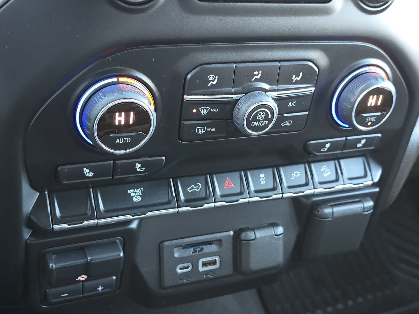 Thumbnail: 2022 Chevrolet Silverado 3500 - 19