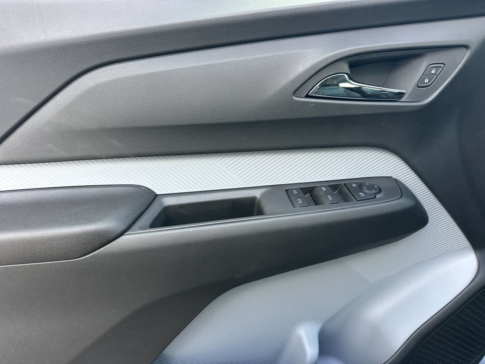 Thumbnail: 2027 Chevrolet Bolt EV - 12